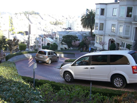 City floats e-reservations, tolls for Lombard 'Crooked Street' access
