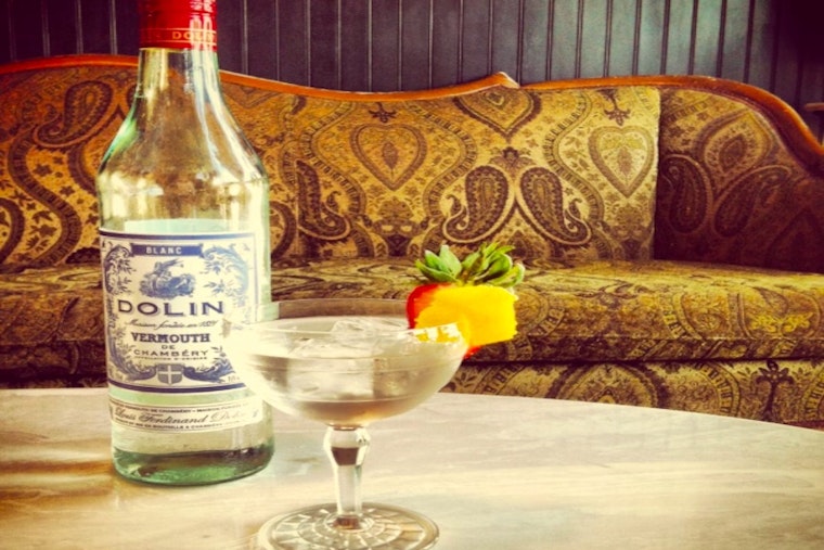 Explore the 5 top food and drink spots in Milwaukee's Harbor View neighborhood