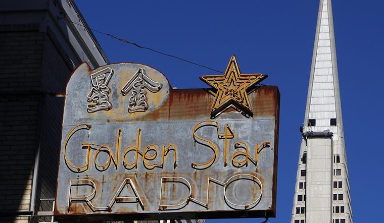 Touring Chinatown's Fading Neon Signs, Part 1