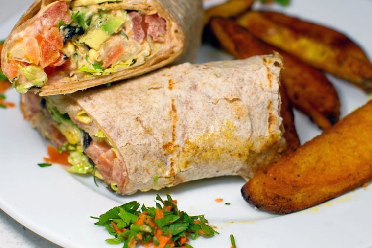 New vegan spot A Live Kitchen debuts in Laurelton