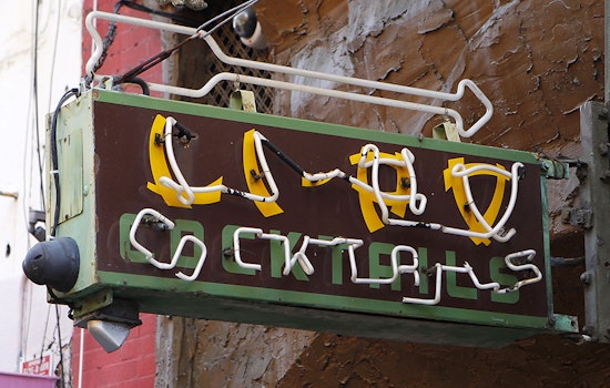 Touring Chinatown's Fading Neon Signs, Part 2