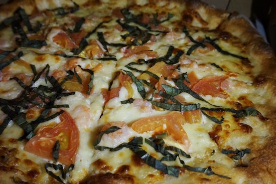 Top pizza choices in Quincy for takeout and dining in