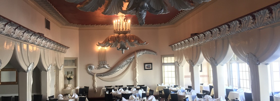 Old-School Dining Lives On At Lakeside's Longtime Villa D'Este