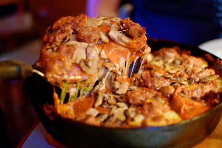 Top pizza choices in Chicago for takeout and dining in