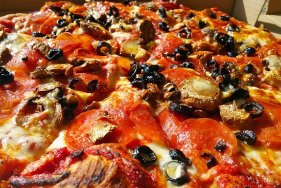 Top pizza choices in Clovis for takeout and dining in