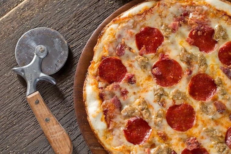 Top pizza choices in Santa Ana for takeout and dining in