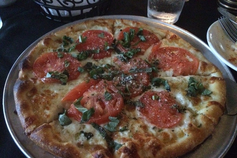 Top pizza choices in Frisco for takeout and dining in