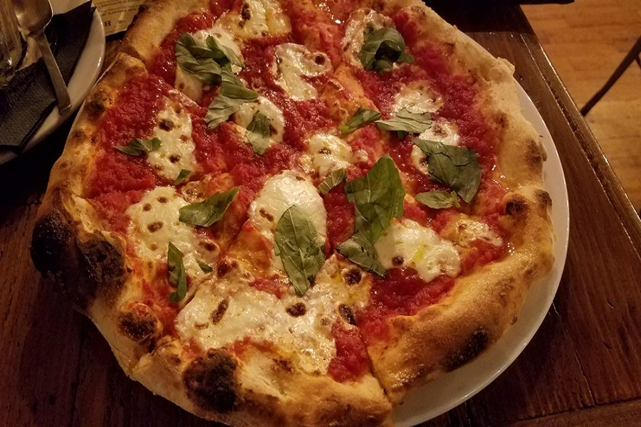 Top pizza choices in Easton for takeout and dining in