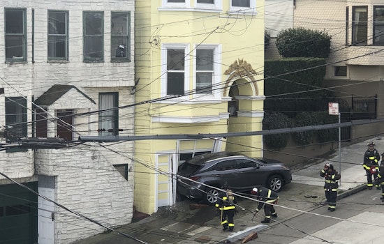 Car crash into building leads to gas leak, evacuation in North Beach
