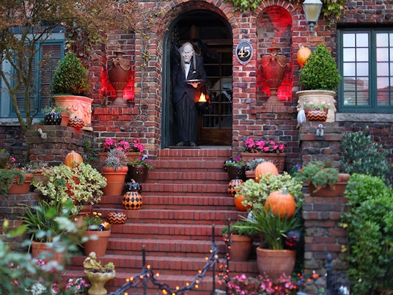 Ghosts, Goblins & Presidential Graveyards: Touring The Castro's Spookiest Halloween Displays