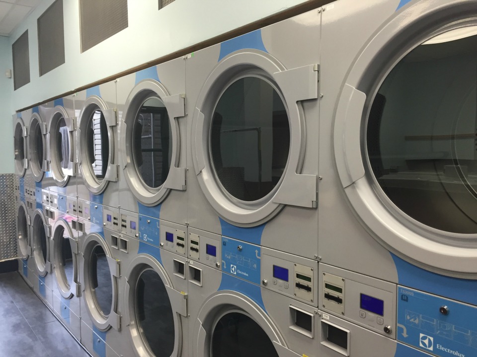 Updated 'Azul Eco Laundromat' Now Open On Fulton Street