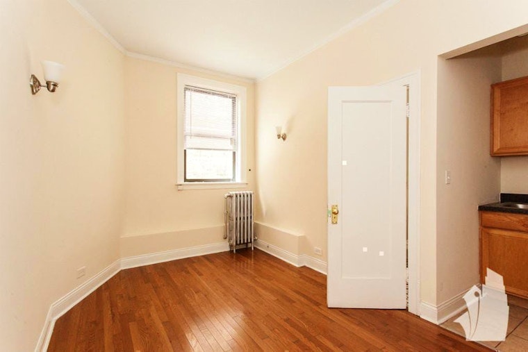 What does $1,000 rent you in Ravenswood, today?