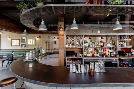 New pub Silver Light Tavern now open in Williamsburg