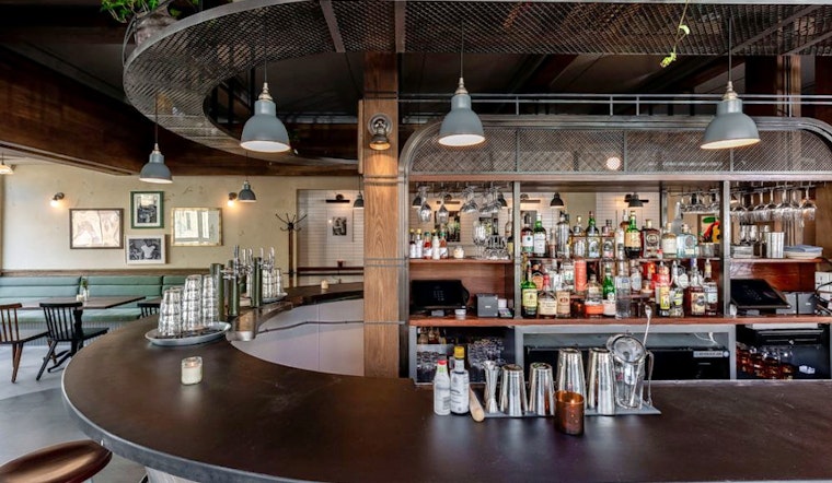 New pub Silver Light Tavern now open in Williamsburg