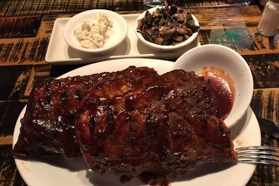 Chay Fratello’s Italian Restaurant and BBQ makes Logan Square debut, with pizza, ribs and more