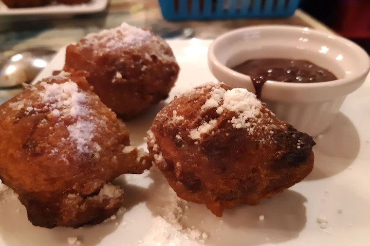 From burgers to banana fritters, get these trending Chicago restaurants on your radar now