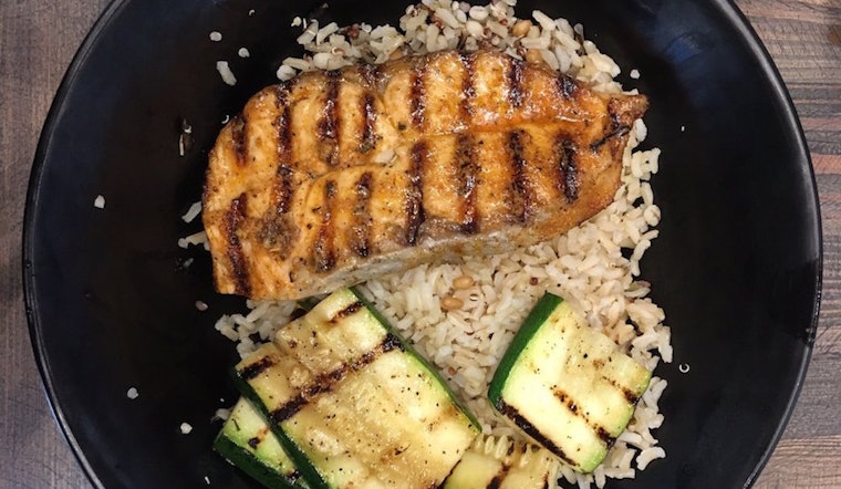 Fishbonz Seafood Grill makes Costa Mesa debut, with fresh seafood fare and more