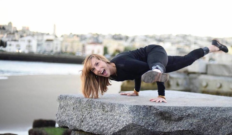 'Love Story Yoga' Opens Today In Valencia's Former Clothes Contact