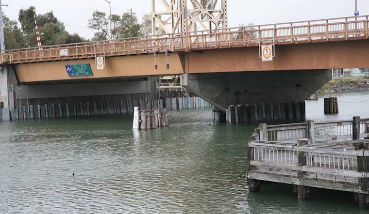 Oakland Historian Leads King Tides Historic Waterfront Walking Tour