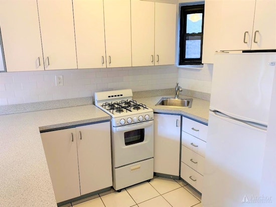 What will $2,300 rent you in Yorkville, right now?