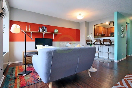 What's the cheapest rental available in Streeterville today?