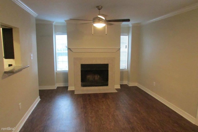 What does $900 rent you in League City, today?