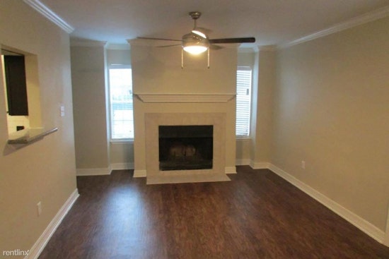What does $900 rent you in League City, today?