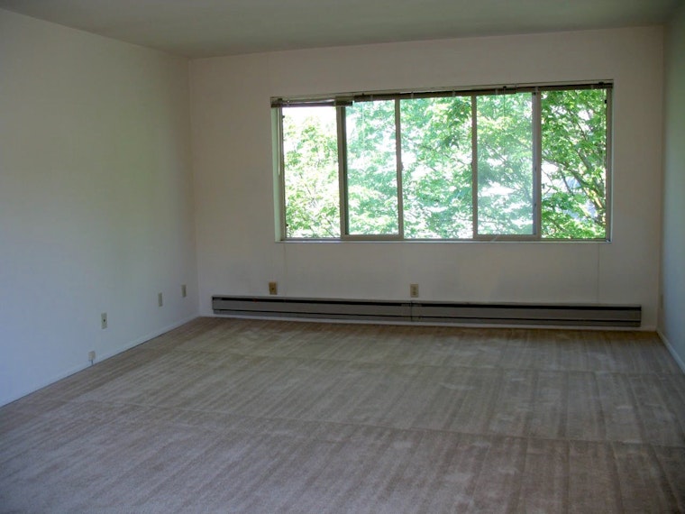 What's the cheapest rental available in Broadway, right now?