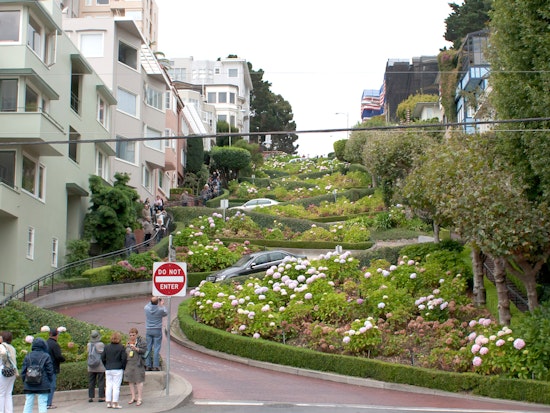 SF May Soon Charge For A Drive Down Lombard's 'Crooked Street'