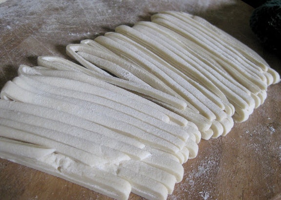 Hot Off The Tipline: Richmond District Auto Thefts, Coyote Sightings, New Udon Eatery, And More