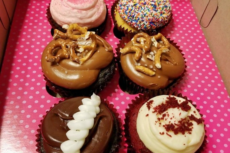 Smallcakes - Aurora brings cupcakes and more to Aurora