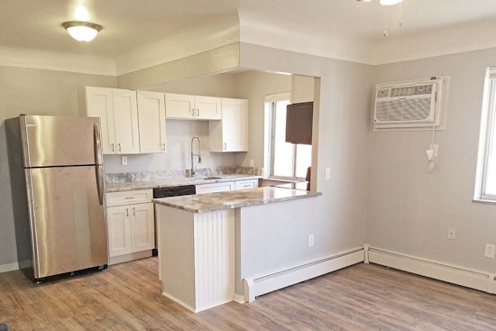 What will $800 rent you in Lakewood, right now?