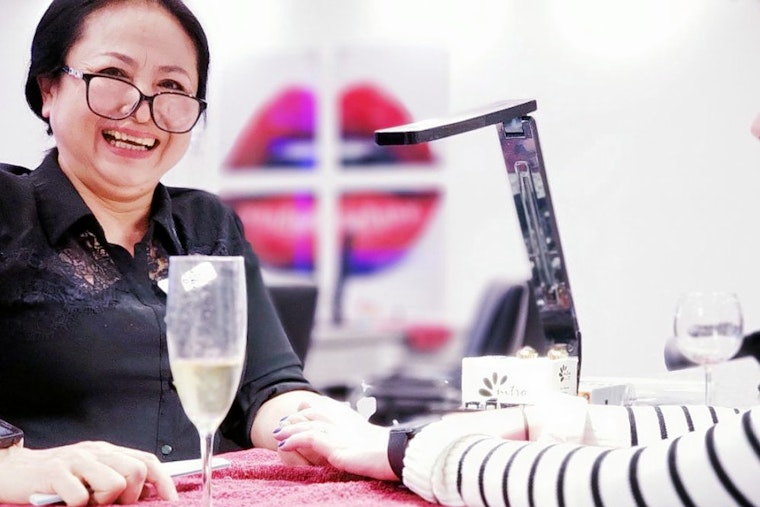 New nail salon Velvet Nail Bar now open in South Eola