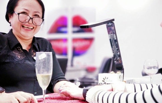 New nail salon Velvet Nail Bar now open in South Eola