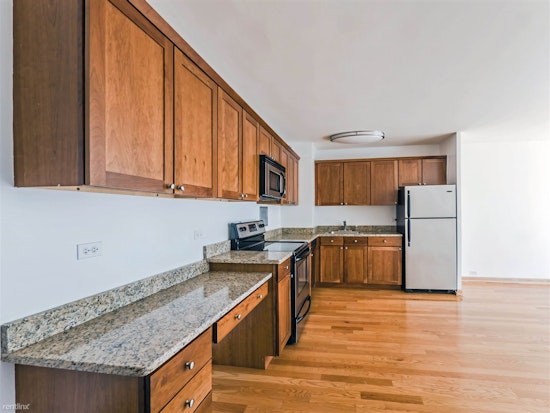 Renting in Chicago: What will $1,800 get you?