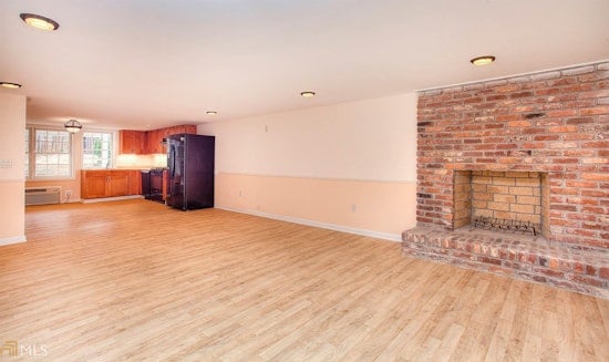 What will $1,400 rent you in Sandy Springs, right now?