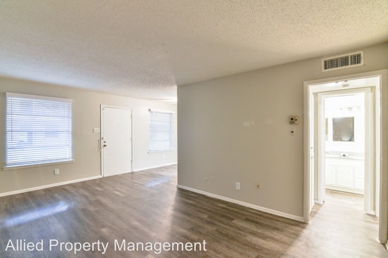 What does $800 rent you in Ridglea North, today?