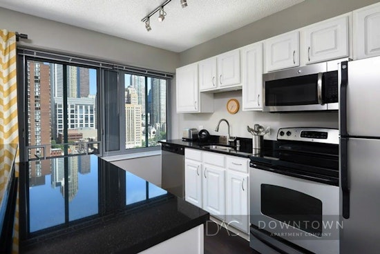 What will $1,800 rent you in Streeterville, right now?