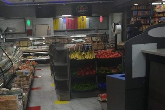 New halal spot Alrayyan Food Market debuts in Spruce Hill
