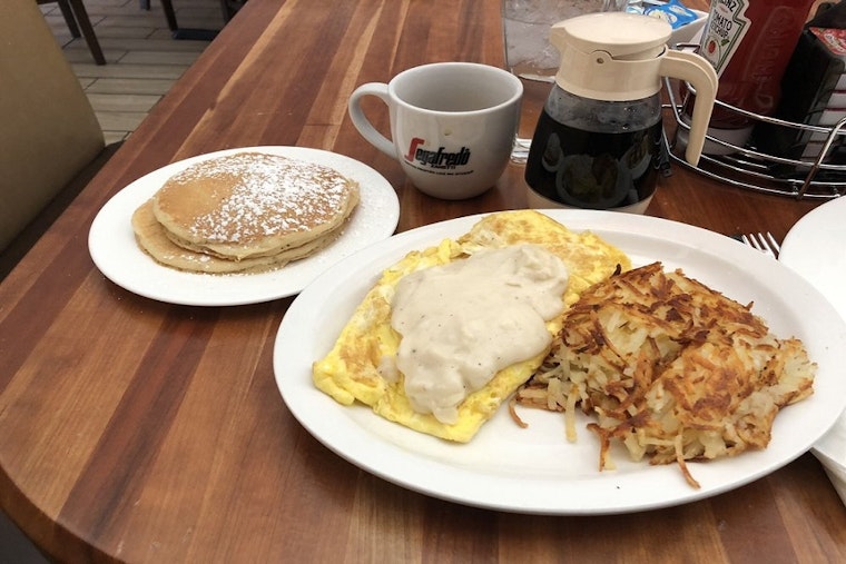New traditional American spot Eggsellent Cafe debuts in Oak Lawn
