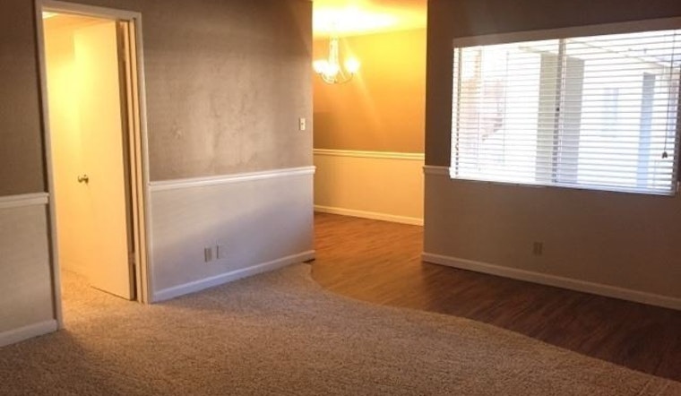 The most inexpensive apartment rentals in Midtown - Winn Park Capital Avenue, Sacramento
