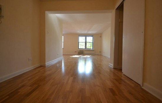 What will $1,600 rent you in Flushing, right now?