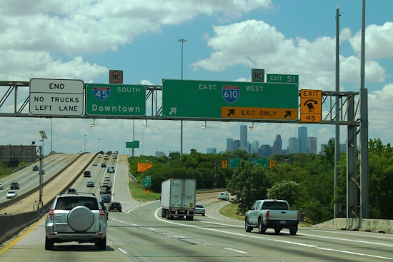 Top Houston news: Off-duty cop shoots at suspect; I-45 drivers tangle with loose tire