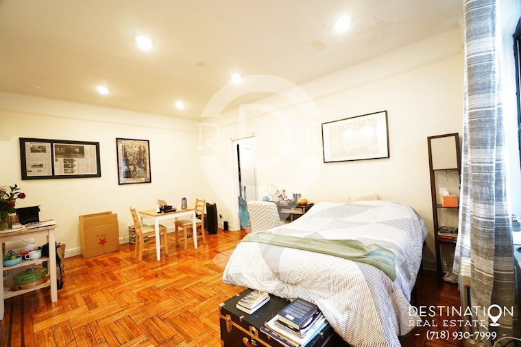 What will $1,700 rent you in Sunset Park, this month?