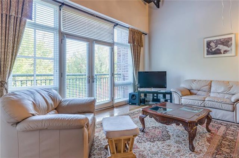 What will $1,400 rent you in Myers Park, this month?