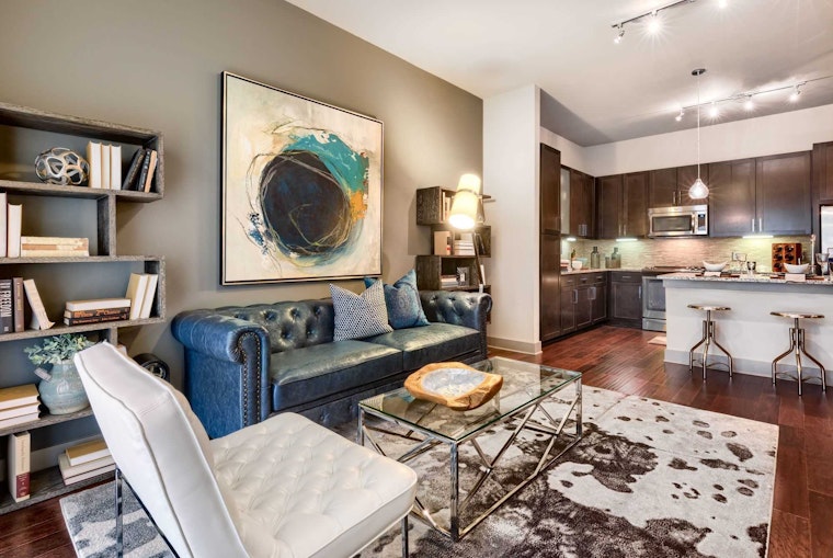 What will $1,600 rent you in Oak Lawn, this month?