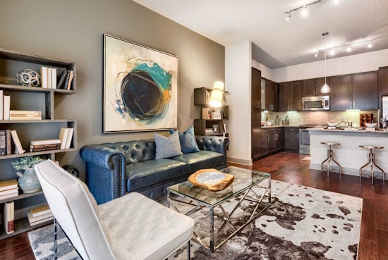 What will $1,600 rent you in Oak Lawn, this month?