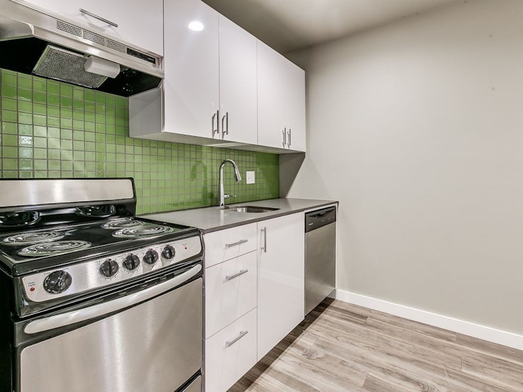 What will $800 rent you in Asia District, today?