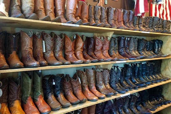 5 top spots for antiques in Dallas