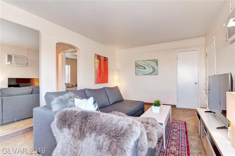 The most inexpensive apartment rentals on the market in Downtown, Las Vegas